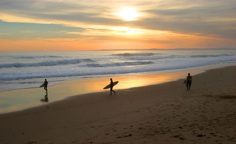 Stunning Waterfront Only 10 Minutes To Phillip Island - FREE EV UNIT 7kW For Electric Cars - Pet Friendly, Fireplace FREE WIFI Wine & Chocolates - Accommodation Port Macquarie 11