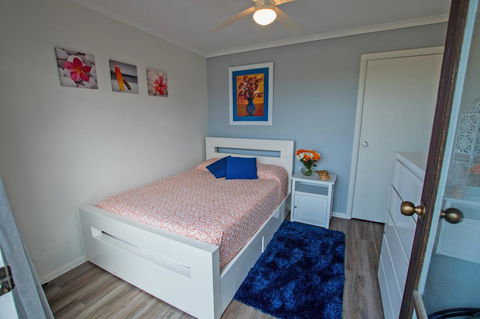 Stunning Waterfront Only 10 Minutes To Phillip Island - FREE EV UNIT 7kW For Electric Cars - Pet Friendly, Fireplace FREE WIFI Wine & Chocolates - Accommodation Port Macquarie 19