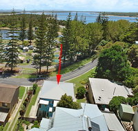 The Blue House - flat walk to river and beach - Accommodation Port Macquarie