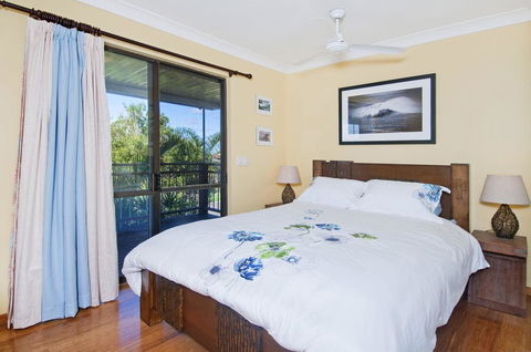 THE BOARDROOM ON BANKSIA - 11 Banksia Ave Bonny Hills - Accommodation Port Macquarie 3