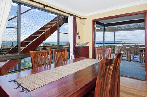 THE BOARDROOM ON BANKSIA - 11 Banksia Ave Bonny Hills - Accommodation Port Macquarie 2