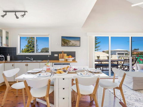 The Chalet At Callala Beach - Beach House Character - Accommodation Port Macquarie 3