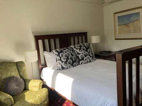 The Corner Hotel Alexandra - Accommodation Port Macquarie 2