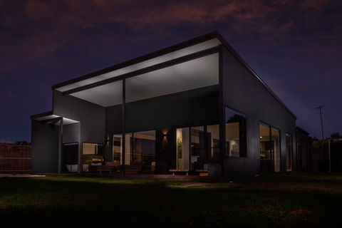 The Cove Tasmania - Accommodation Port Macquarie 0