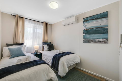 The Cowhide Cabin - Comfy, Family Friendly Stays In Toowoomba - Accommodation Port Macquarie 3