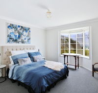 The Crescent - Pet Friendly - 1 Min to Beach - Accommodation Port Macquarie