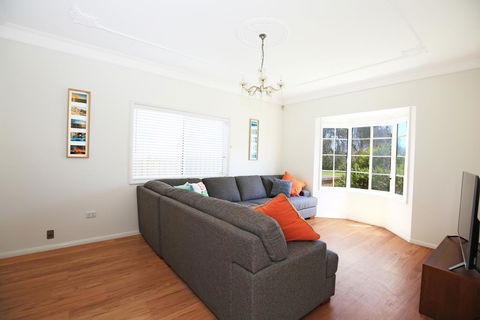 The Crescent - Pet Friendly - 1 Min To Beach - Accommodation Port Macquarie 2