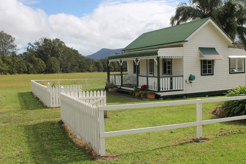 The Dollhouse Cottage - Accommodation Port Macquarie 2