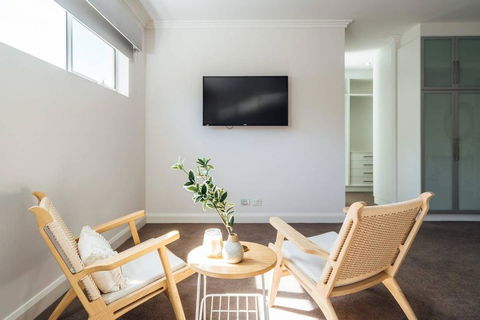 The Grand Oasis - Pool - Wifi - Mins From Beach - Accommodation Port Macquarie 3