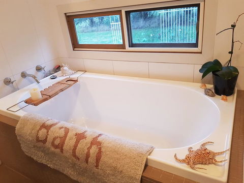 The Gurdies Room With Amazing Sunset Views - Accommodation Port Macquarie 2