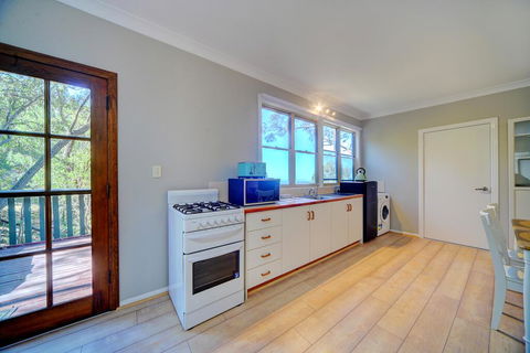 The Hillside Cottage - Accommodation Port Macquarie 1