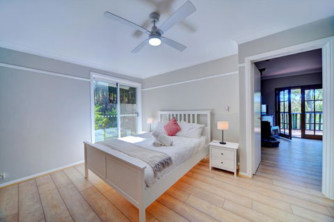 The Hillside Cottage - Accommodation Port Macquarie 3