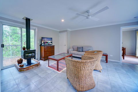 The Hillside Villa - Accommodation Port Macquarie 2