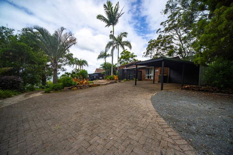 The Hillside Villa - Accommodation Port Macquarie 0