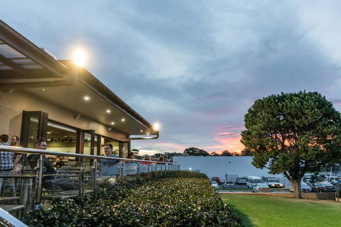 The Huskisson - Accommodation Port Macquarie 0