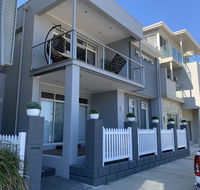 The Hutt - Accommodation Port Macquarie