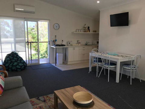 The Lake Guesthouse - Accommodation Port Macquarie 2