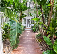 The Lakehouse in Raffetys Resort - Accommodation Port Macquarie
