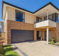 The Lane Doubleview - Accommodation Port Macquarie