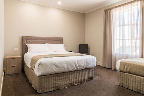 The Lighthouse Hotel - Accommodation Port Macquarie 0