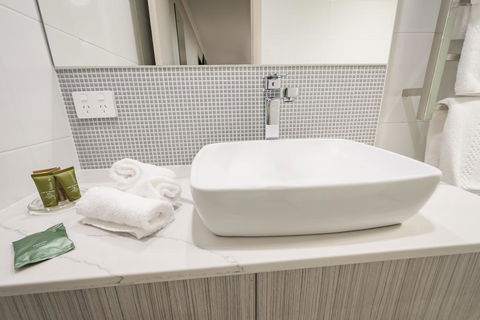 The Lighthouse Hotel - Accommodation Port Macquarie 1