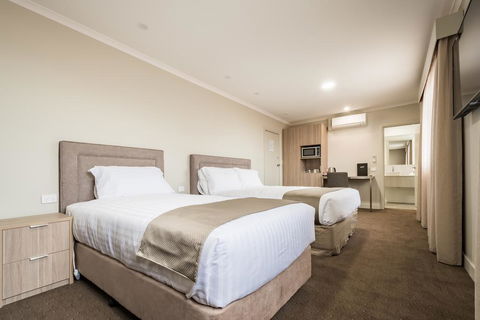 The Lighthouse Hotel - Accommodation Port Macquarie 2