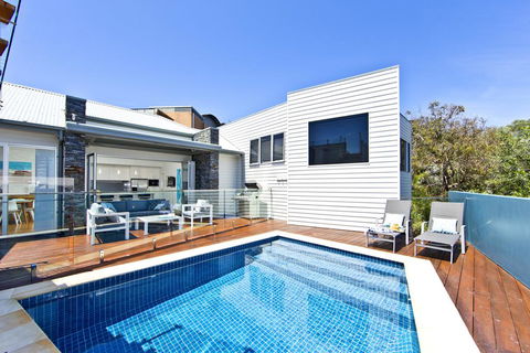 The Lookout - Ultra Modern And Luxurious - Accommodation Port Macquarie 1
