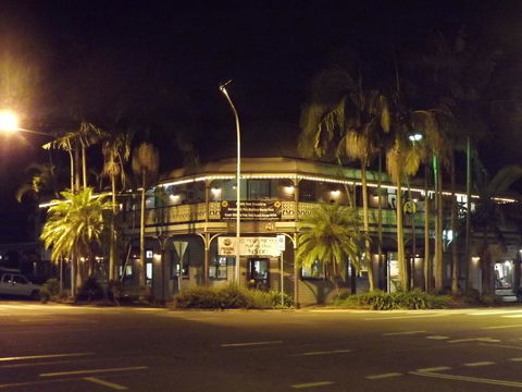 The Middle Pub - Accommodation Port Macquarie 1