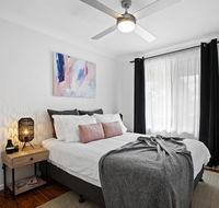 The Neo stylish central apartment with aircon courtyard and Netflix - Accommodation Port Macquarie