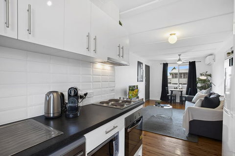 The Neo Stylish Central Apartment With Aircon Courtyard And Netflix - Accommodation Port Macquarie 2