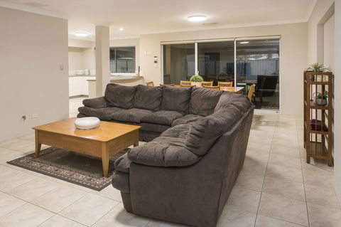 The Oaks - Accommodation Port Macquarie 2