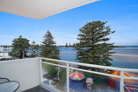 The Oaks Waterfront Resort, Unit 302 - Accommodation Port Macquarie 1