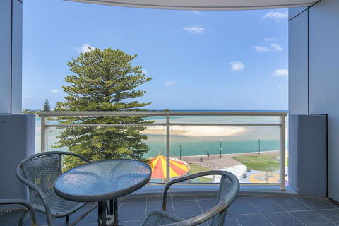 The Oaks Waterfront Resort, Unit 303 - Accommodation Port Macquarie 2