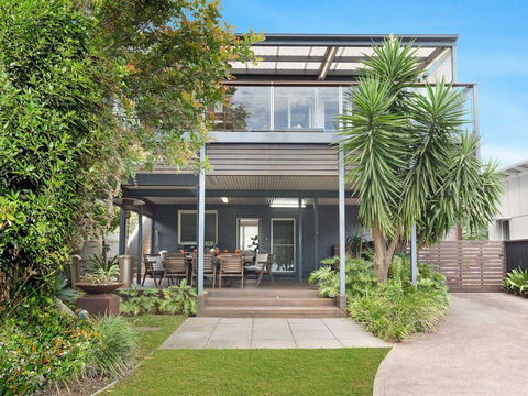 The Old Bottleshop - Waterfront, Pool Table And More - Accommodation Port Macquarie 0