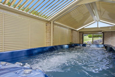 The Orient - Family & Pet Friendly - Huge Spa - Accommodation Port Macquarie 1