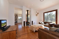 The Parson's Vineyard Retreat - get amongst the vineyards in a historic home