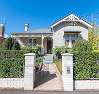 The Pearl on Prince  Stylish Cottage CBD Wifi - Accommodation Port Macquarie