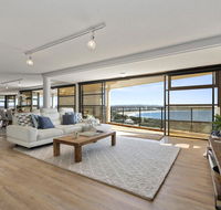 The Penthouse  Point Cartwright - INSTANT HOTEL WINNER 2019 - Accommodation Port Macquarie