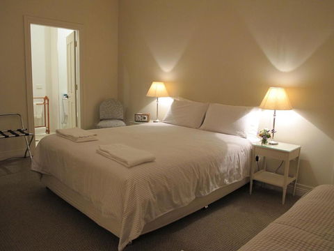 The Playhouse Hotel - Accommodation Port Macquarie 2