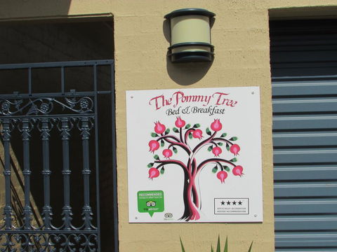 The Pommy Tree - Accommodation Port Macquarie 1
