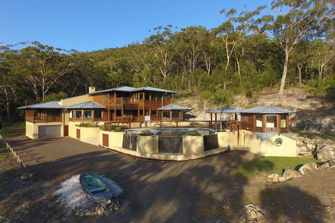 The Pool House - Accommodation Port Macquarie 2