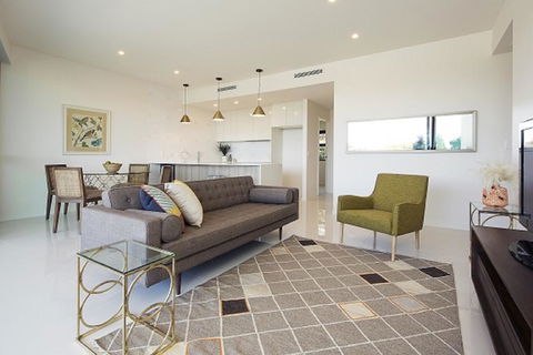 The Princess Bride - Executive 3BR Bulimba Apartment With Balcony In Central Location - Accommodation Port Macquarie 0