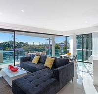 The Princess of Bulimba - Executive 3BR Bulimba Apartment with Large Balcony Next to Oxford St - Accommodation Port Macquarie