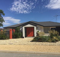 The Red Door - Accommodation Port Macquarie