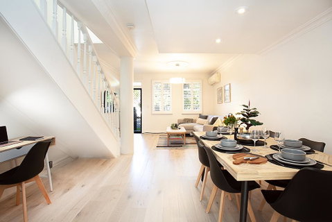 THE RENWICK - Hosted By: L'Abode Accommodation - Accommodation Port Macquarie 0