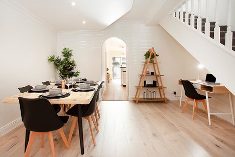 THE RENWICK - Hosted By: L'Abode Accommodation - Accommodation Port Macquarie 3