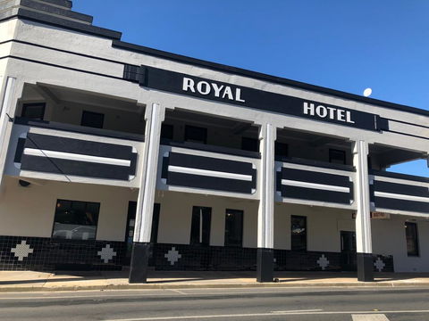 The Royal Hotel, Drouin - Accommodation Port Macquarie 1