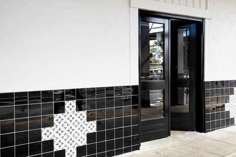 The Royal Hotel, Drouin - Accommodation Port Macquarie 3