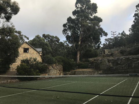 The Stone Cottage (with Tennis Court) - Accommodation Port Macquarie 3
