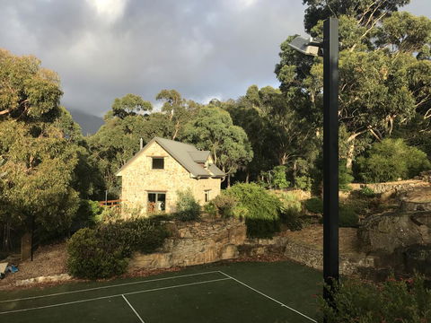 The Stone Cottage (with Tennis Court) - Accommodation Port Macquarie 2